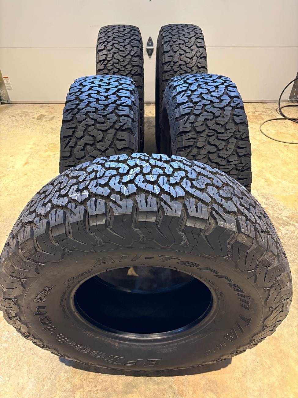 Jeep Gladiator BF Goodrich KO2 - 37x12.5r17 - Set of 5 IMG_0065