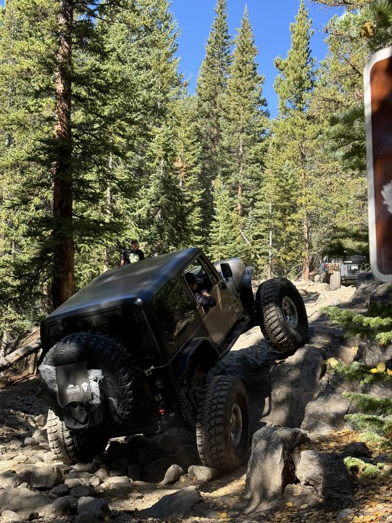 Jeep Gladiator Holy Cross with the Smoke Show S10 1538EADC-84B2-4927-8C64-01D08797A0B0_1_105_c