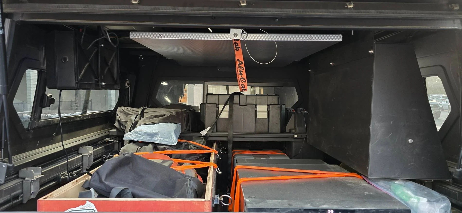 Jeep Gladiator Alu-Cab Contour Canopy Roll Call - not Camper 20241223_163530