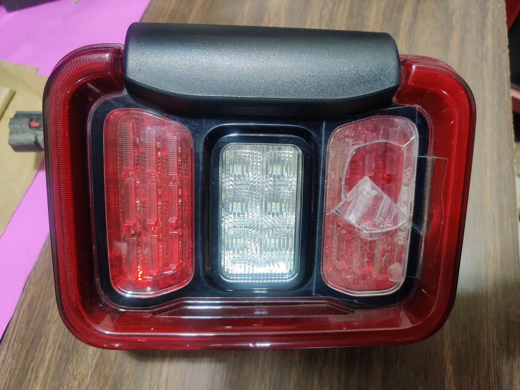 Jeep Gladiator OEM LED Tail Lights IMG_20220910_172847