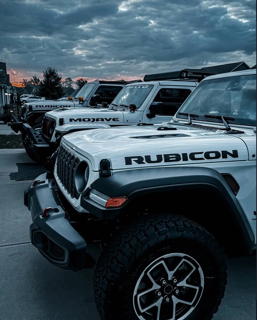 Jeep Gladiator Jeeps Parking Next To Jeeps IMG_2874