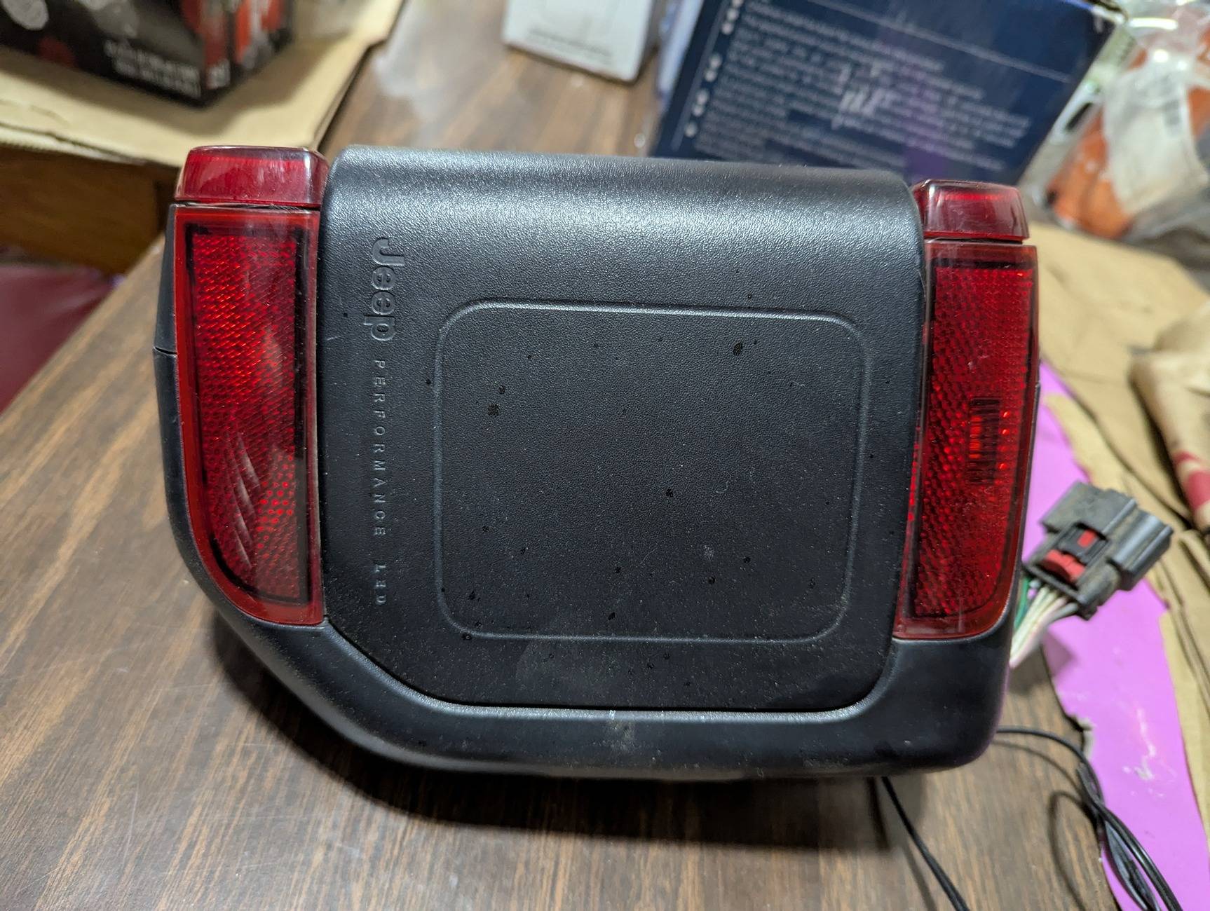 Jeep Gladiator OEM LED Tail Lights 1000004070