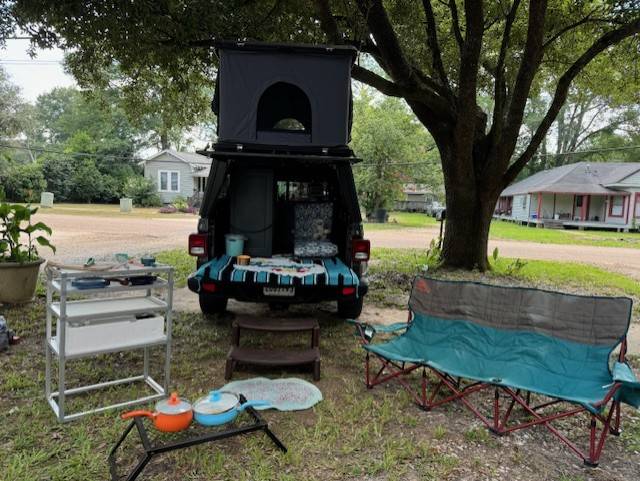 Jeep Gladiator 2020 Jeep $31,000 Gladiator Sport S with Max Tow Package AND camper top Jeep 12