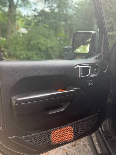 Jeep Gladiator 2020 Jeep $31,000 Gladiator Sport S with Max Tow Package AND camper top Jeep 17