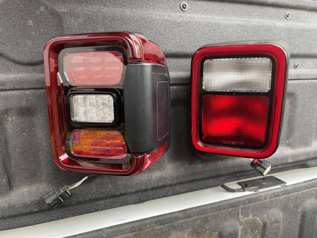 Jeep Gladiator Towmater build lights2