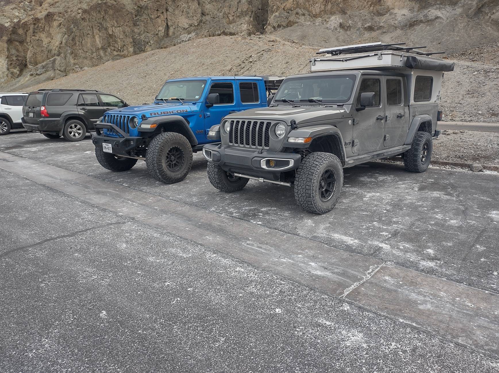 Jeep Gladiator Jeeps Parking Next To Jeeps IMG_20241228_092006170_HDR