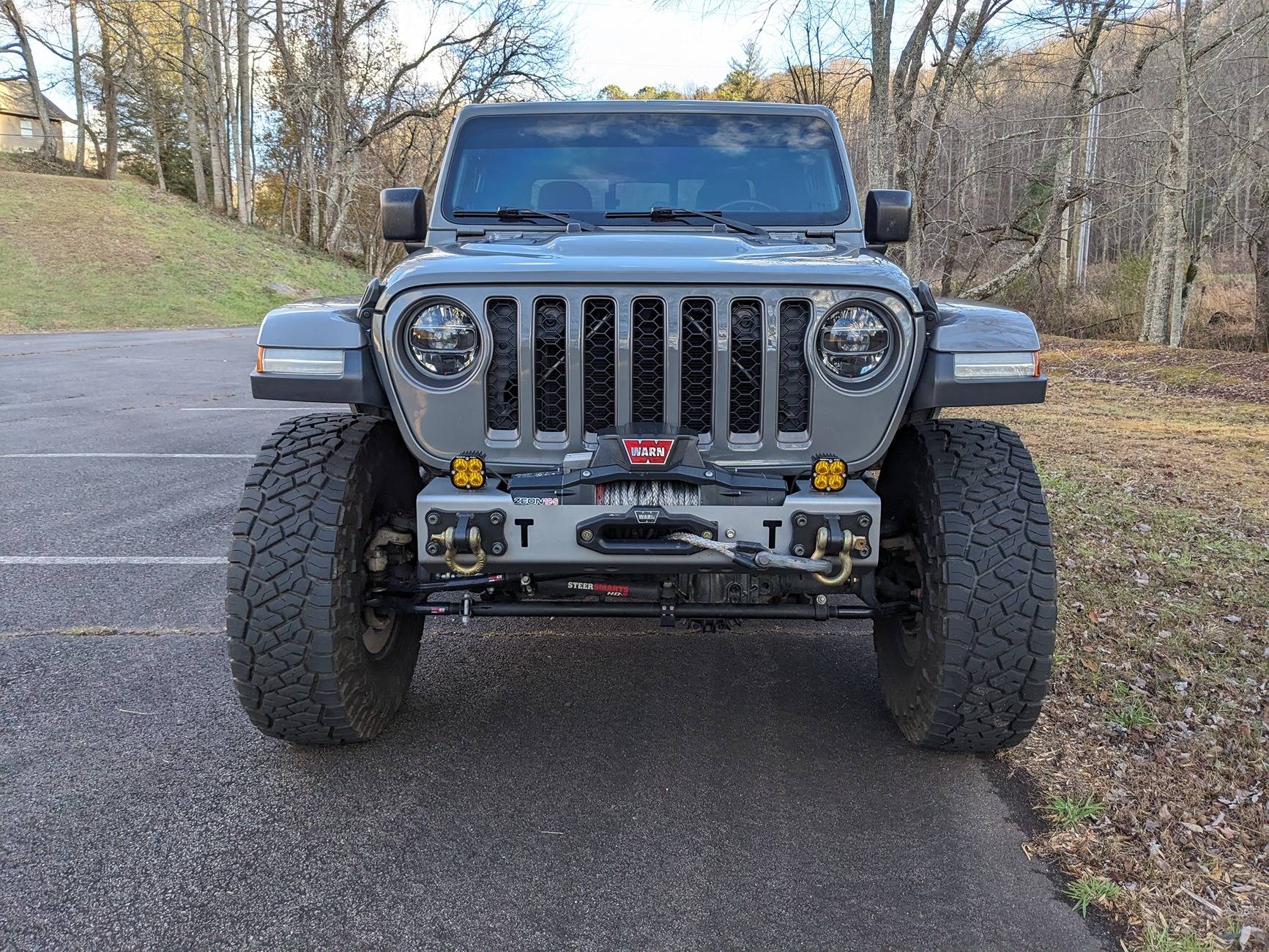 Jeep Gladiator Looking for stubby bumper with recessed winch mount between frame rails PXL_20241211_211036867