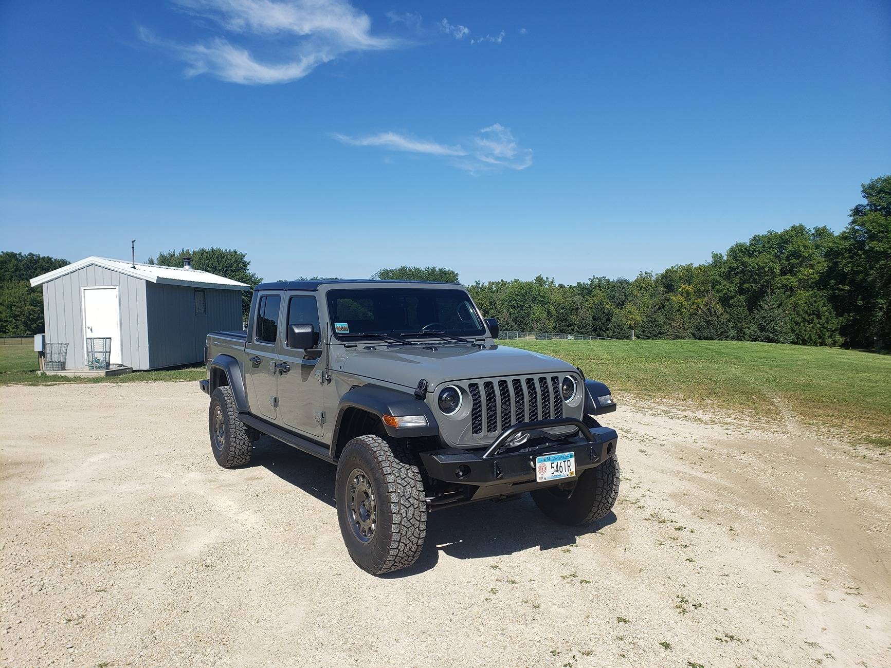 Jeep Gladiator Looking for stubby bumper with recessed winch mount between frame rails 20220912_131032