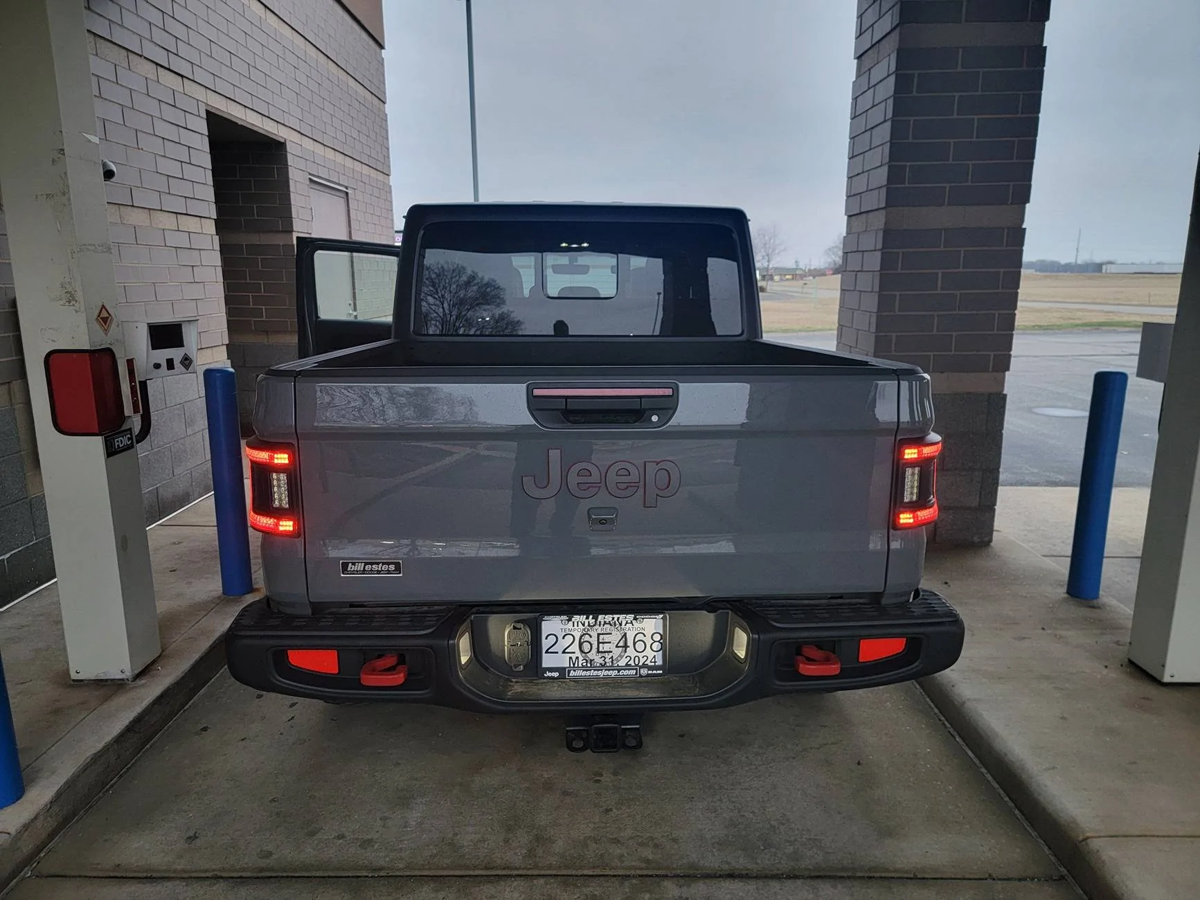 Jeep Gladiator Flush tails! 6be75a26-0751-4a4d-b6e1-7f6f9dc43546-1_all_72857