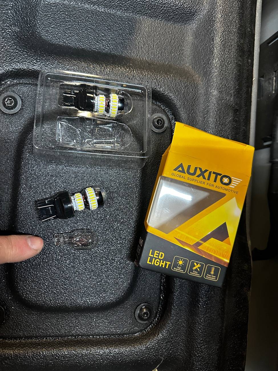 Jeep Gladiator Brighter backup lights IMG_1876
