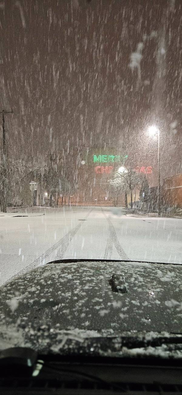 Jeep Gladiator Winter Driving - Fishtailing Moscow snow