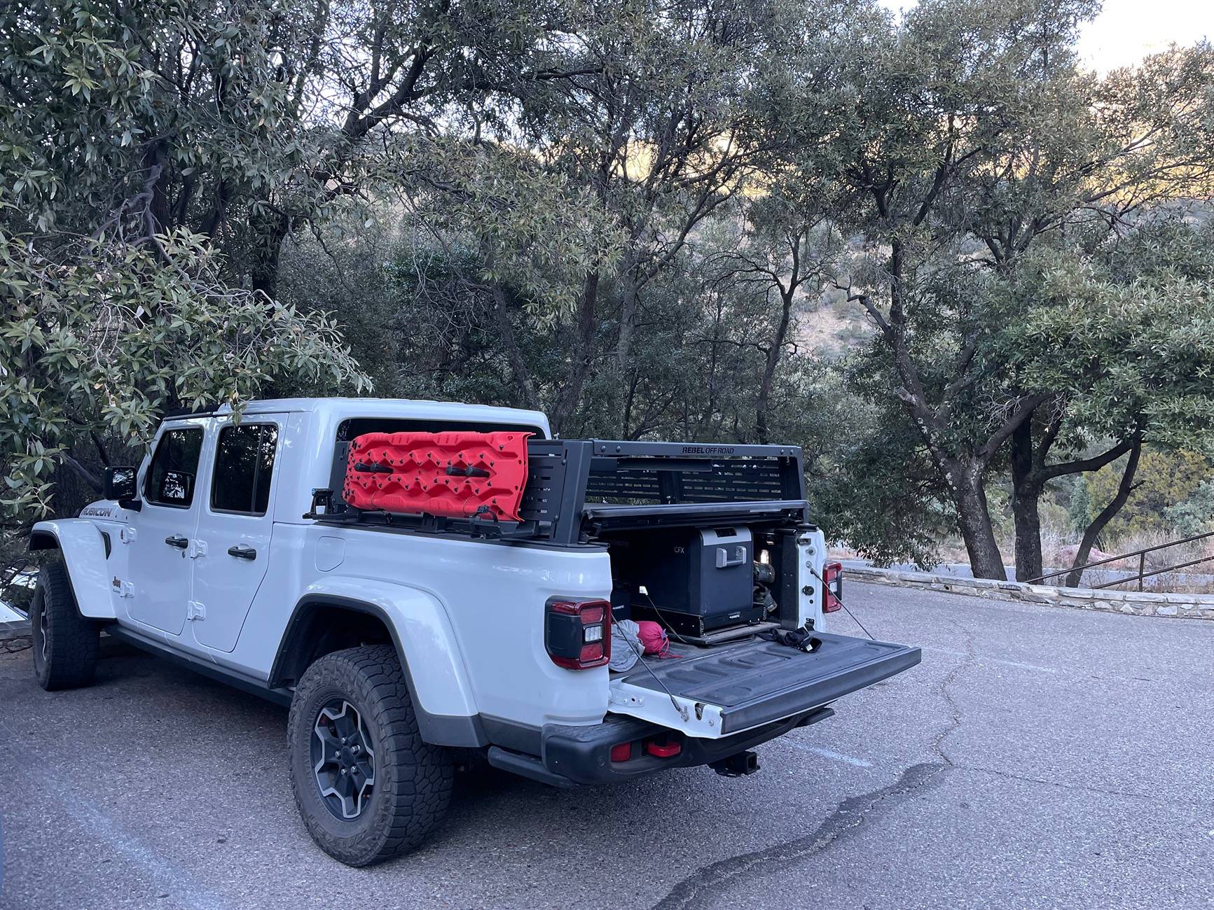 Jeep Gladiator Rebel Offroad XPLOR 1/2 height bed rack with Dometic Fridge slide IMG_8490