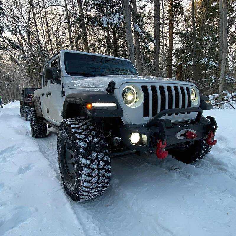 Jeep Gladiator LED headlights and snow ORACLE_Lights_Oculus_Heated
