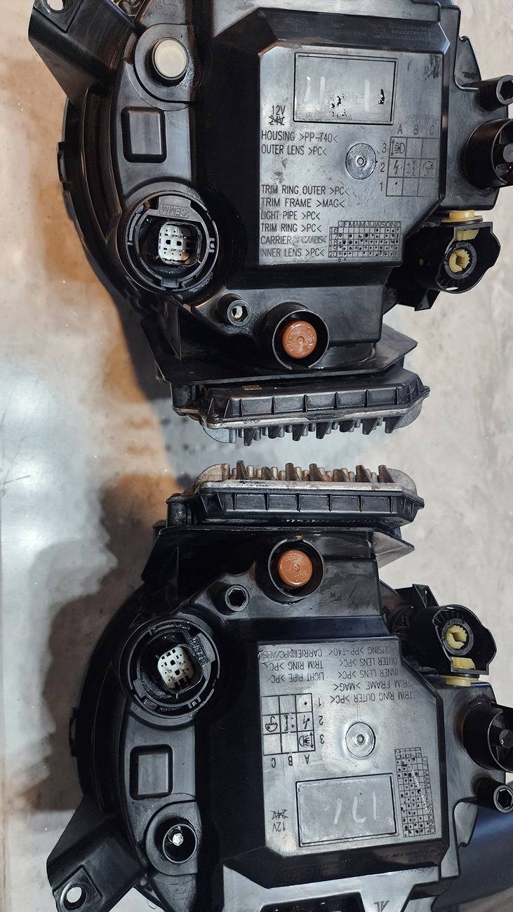 Jeep Gladiator looking for OEM LED headlights & front fender signals 20250105_091519