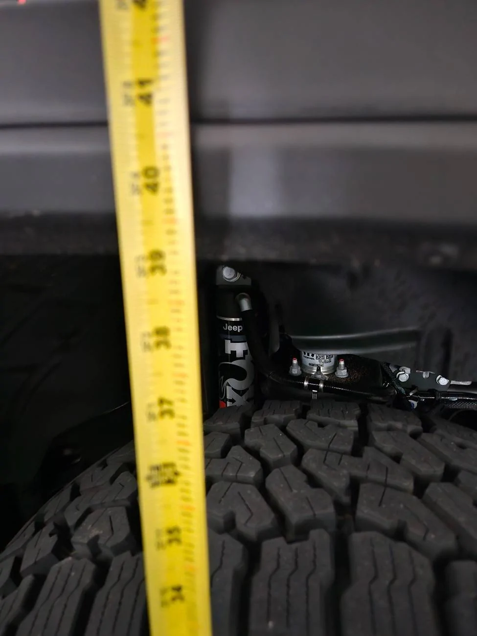 Jeep Gladiator Mojave stock height measurements 1000012142