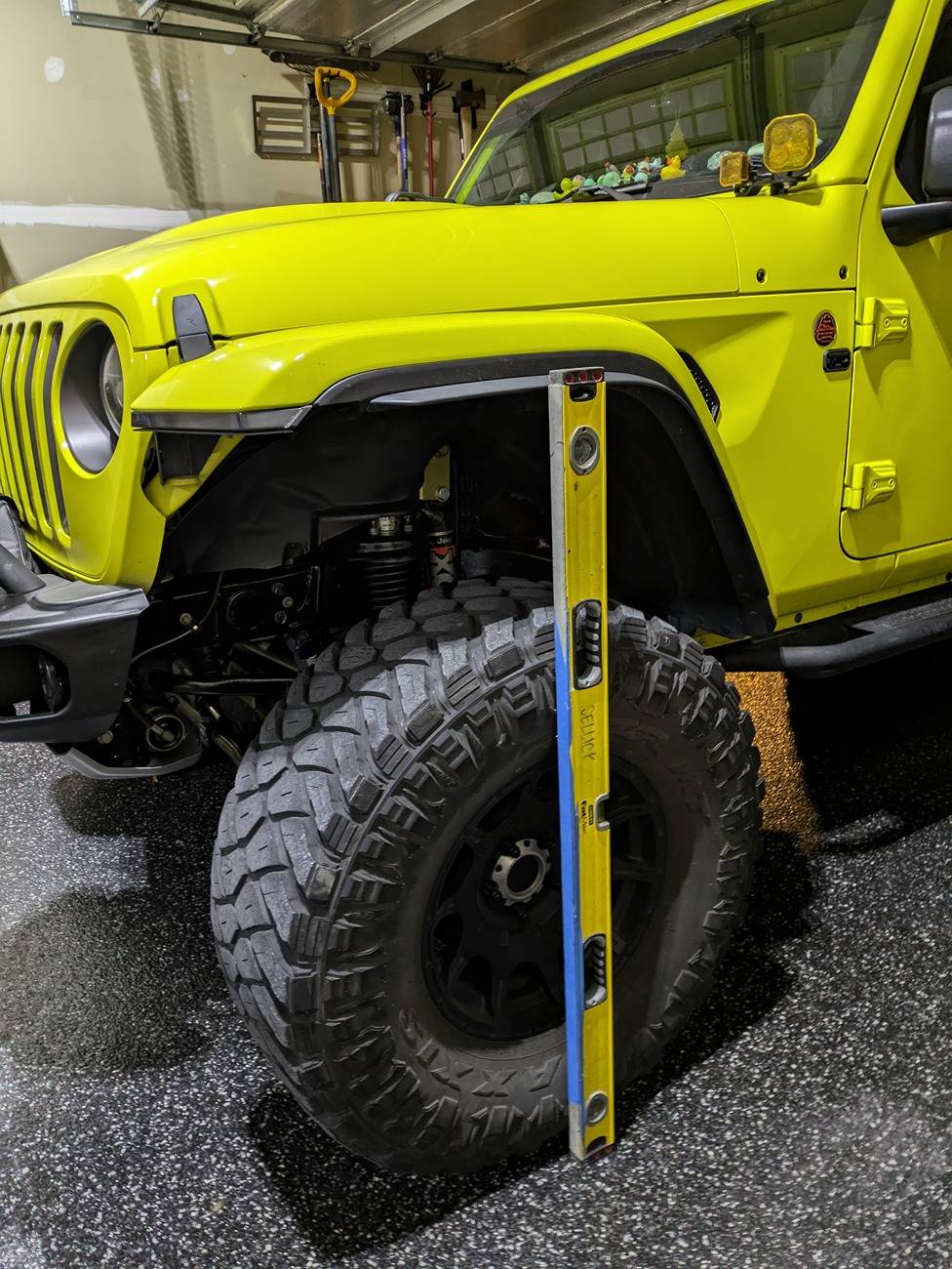 Jeep Gladiator Mojave stock height measurements PXL_20250105_223425498