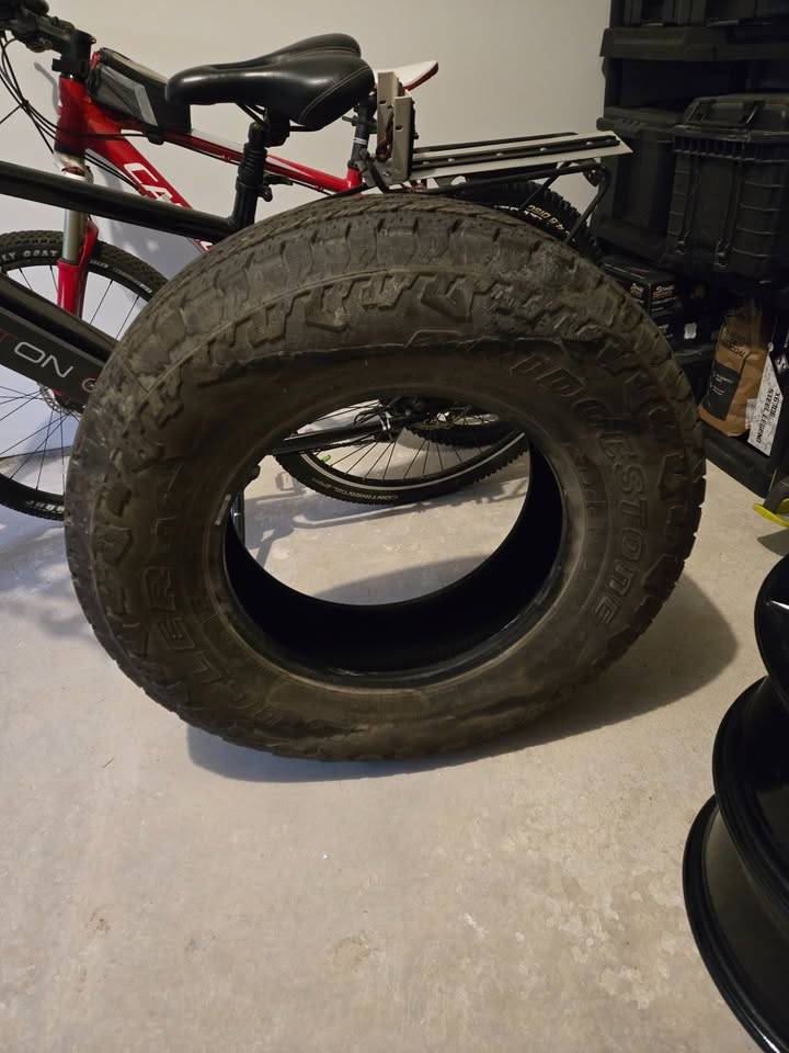 Jeep Gladiator Free 245/75 R17 Tire - zero miles (from 22 Gladiator Sport-S) 468542530_1102709734744627_7719605494789892100_n