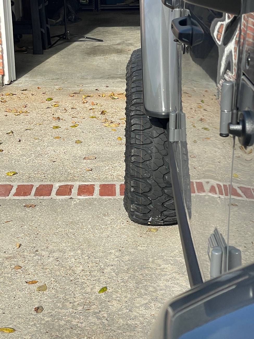 Jeep Gladiator Photos of poke from -6mm offset wheels needed please IMG_6611