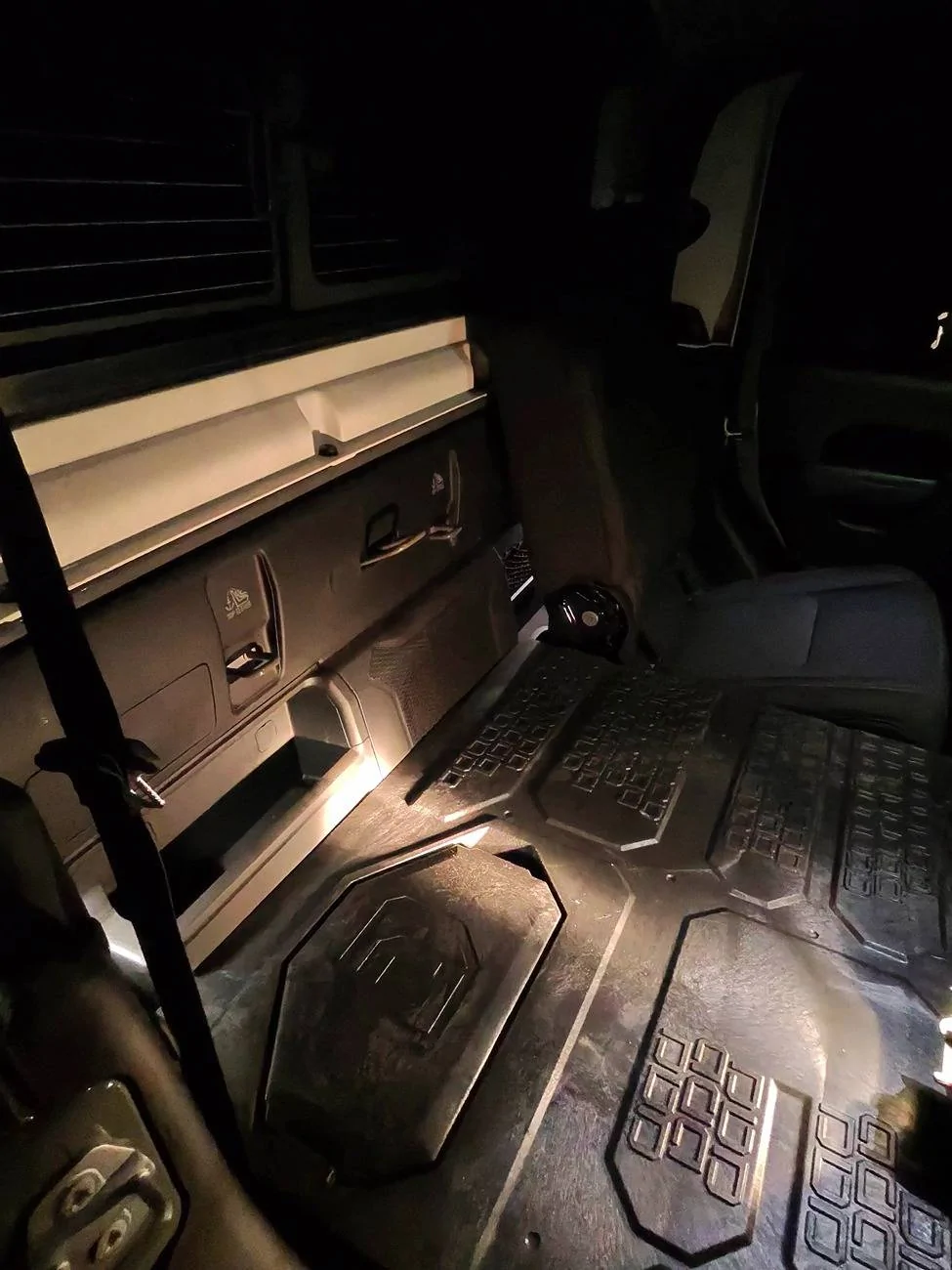 Jeep Gladiator Rear Seat Delete "Decked" system 84_photo_830_0_none_none_display_full_media