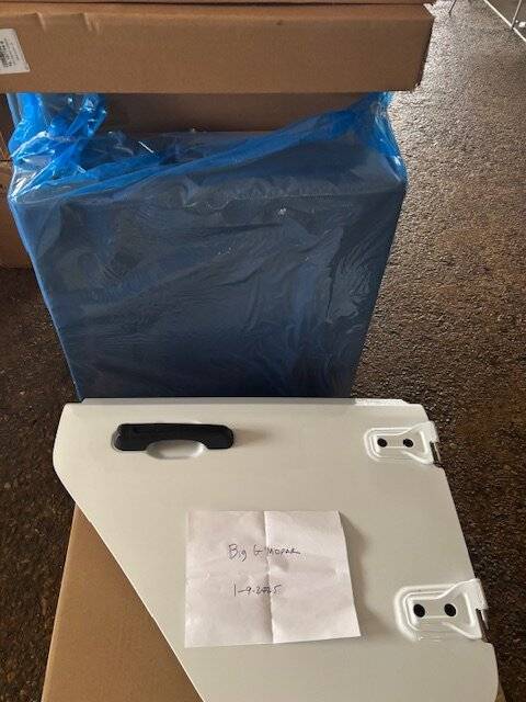 Jeep Gladiator *PRICE REDUCED* GLADIATOR HALF DOORS WHITE BRAND NEW IN BOXES $3500 IMG_5657