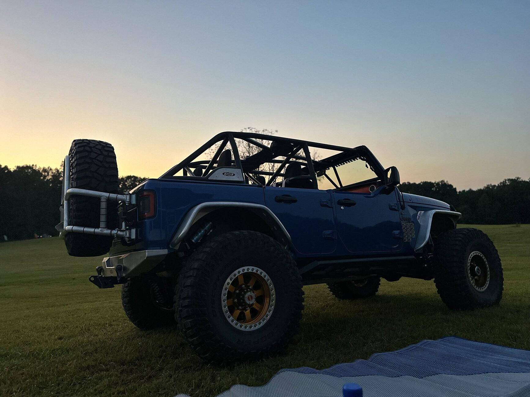 Jeep Gladiator *BRAND NEW* Hydro Blue Gladiator Bed 1736540570600-63