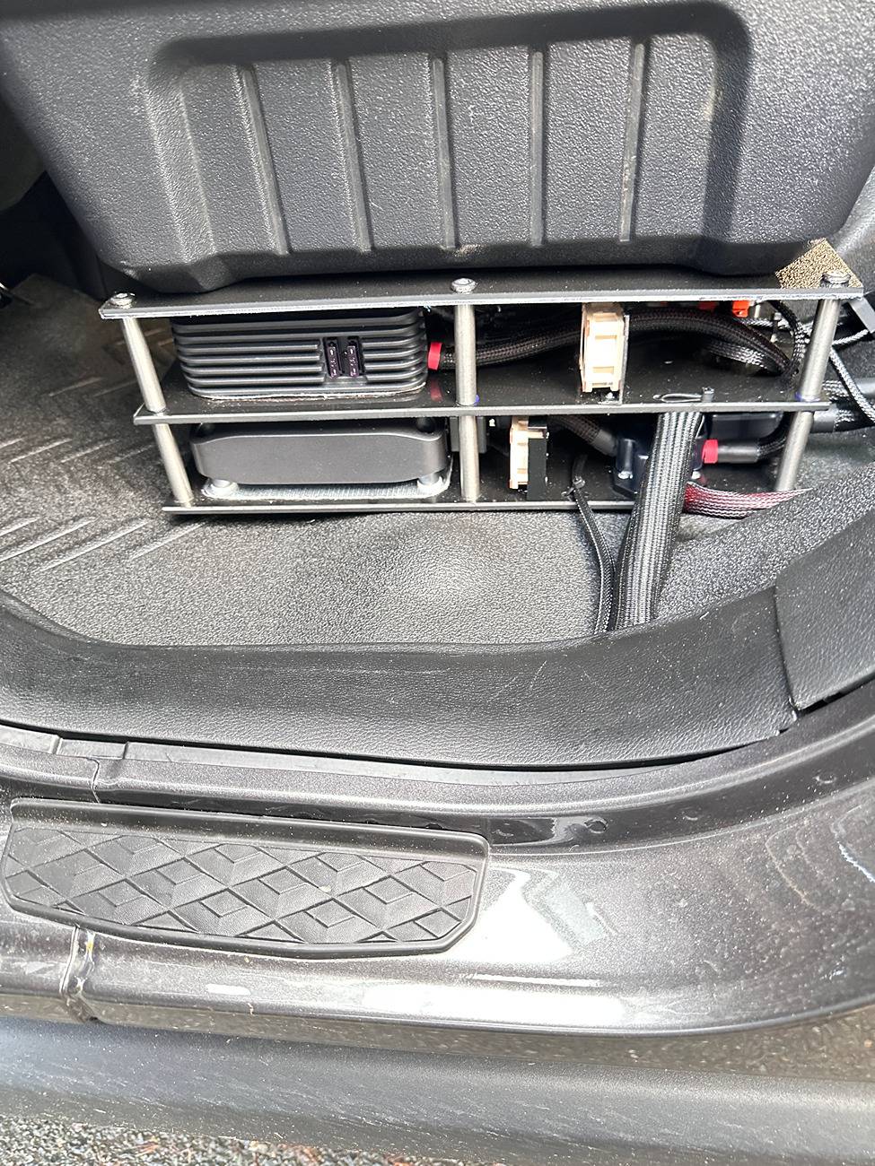 Jeep Gladiator Gladiator Semi-Stealth Fully Active 4-Way Stereo Install IMG_2903