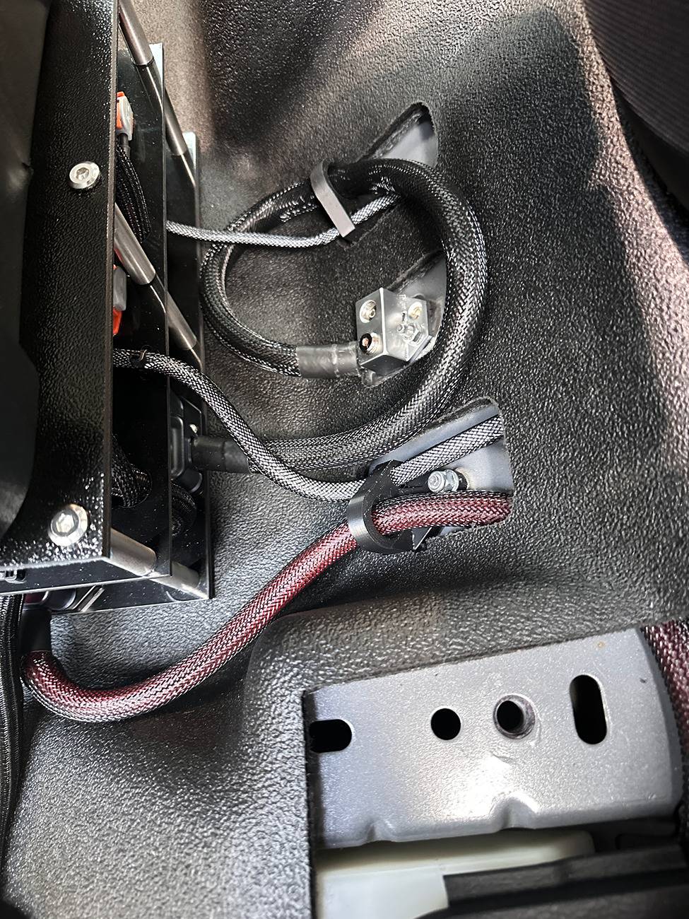 Jeep Gladiator Gladiator Semi-Stealth Fully Active 4-Way Stereo Install IMG_2904