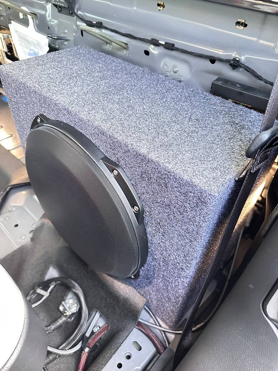 Jeep Gladiator Gladiator Semi-Stealth Fully Active 4-Way Stereo Install IMG_2905