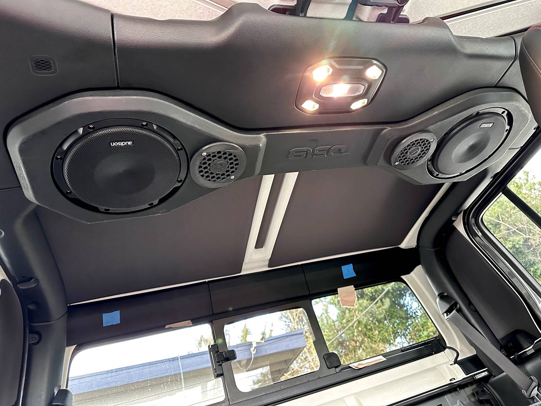 Jeep Gladiator Gladiator Semi-Stealth Fully Active 4-Way Stereo Install IMG_2909