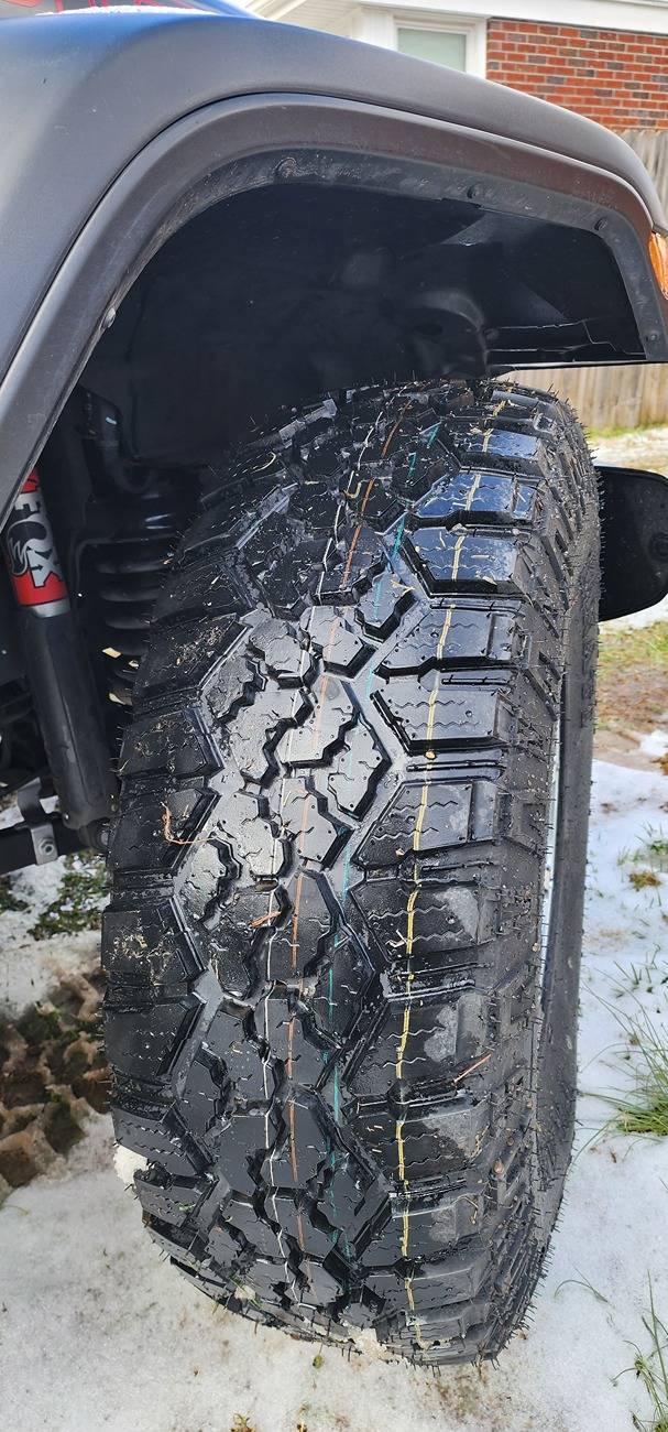 Jeep Gladiator 37s no lift 20250111_123723