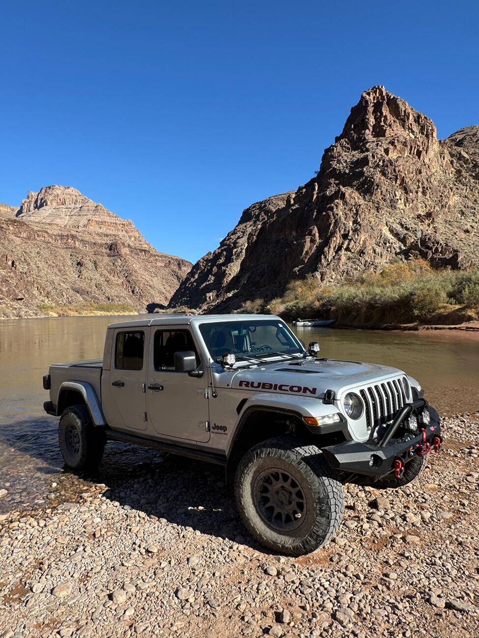 Jeep Gladiator Gladiator Glamour Shots tempImageq0RFy