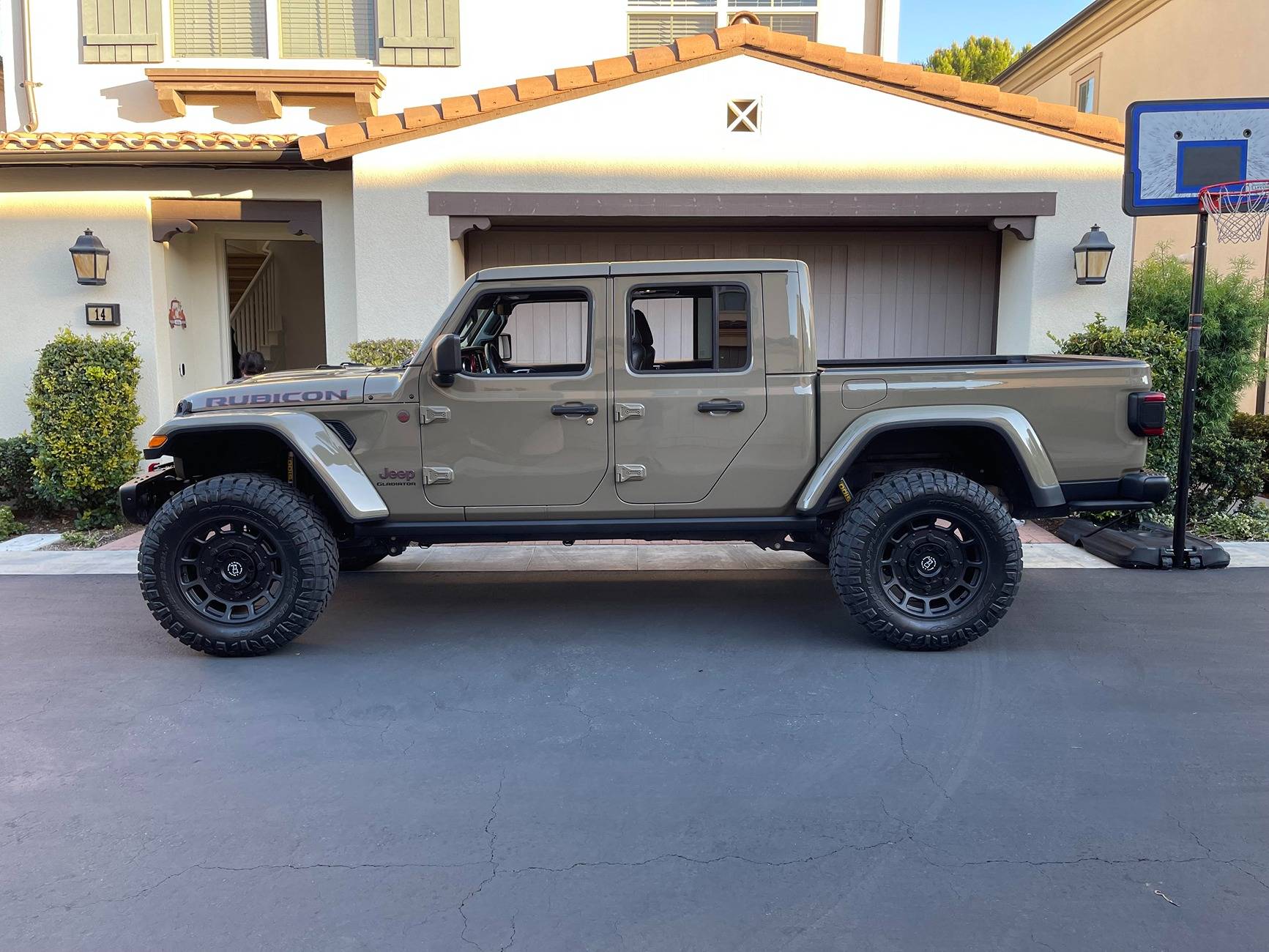 Jeep Gladiator For Sale 20" Black Rhino Wheels and 37" Nitto Ridge Grapplers, $3k unnamed (2)