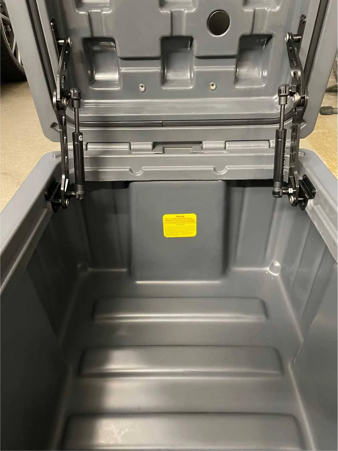 Jeep Gladiator ROAM - 86L Rugged Case - NIB roamjeep2
