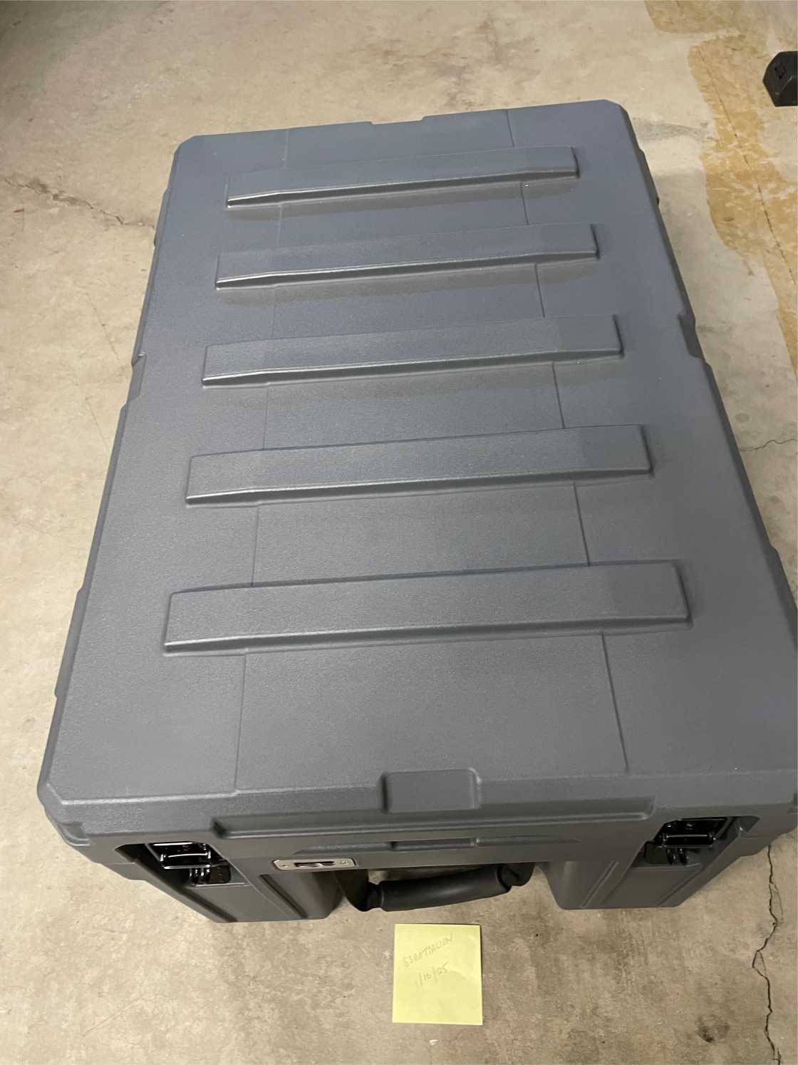 Jeep Gladiator ROAM - 86L Rugged Case - NIB roamjeep3