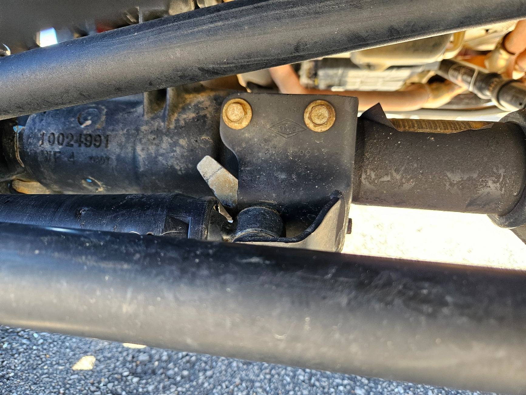 Jeep Gladiator Sway bar disconnect related to steering damper? 1000004817