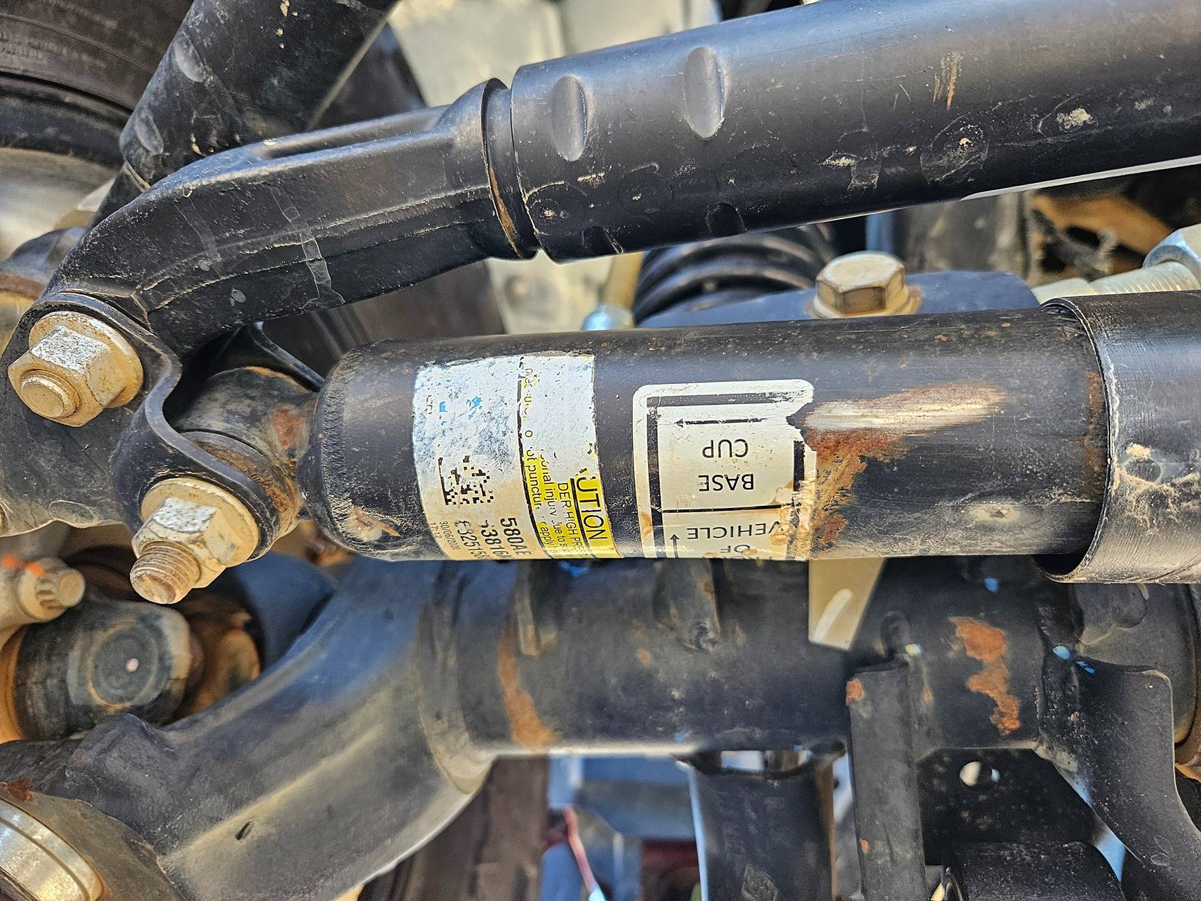 Jeep Gladiator Sway bar disconnect related to steering damper? 1000004818