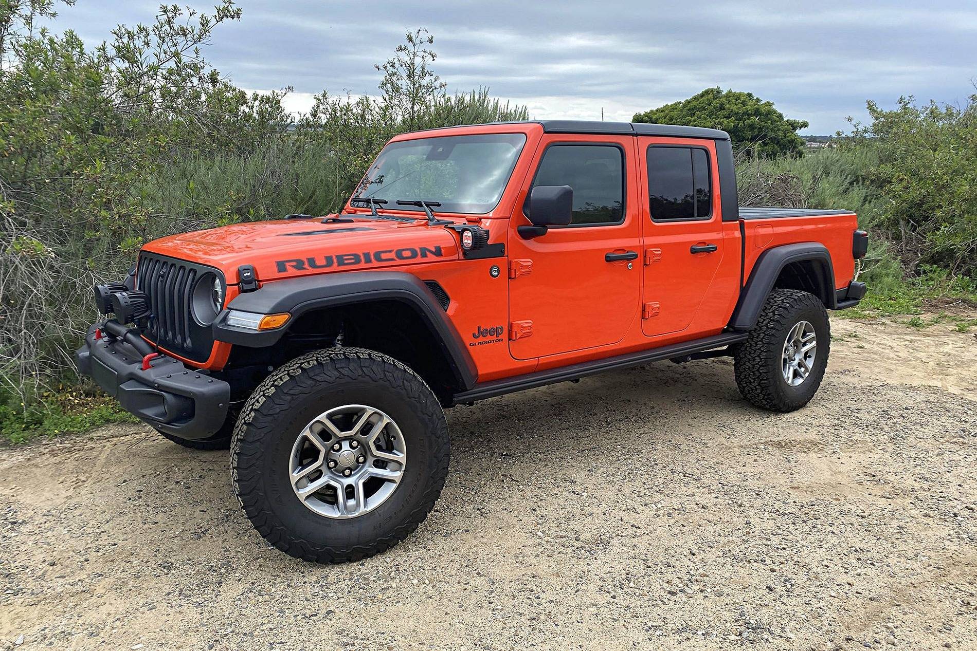 Jeep Gladiator WTB - Mopar Performance Rock Rails 82215606 82215606b