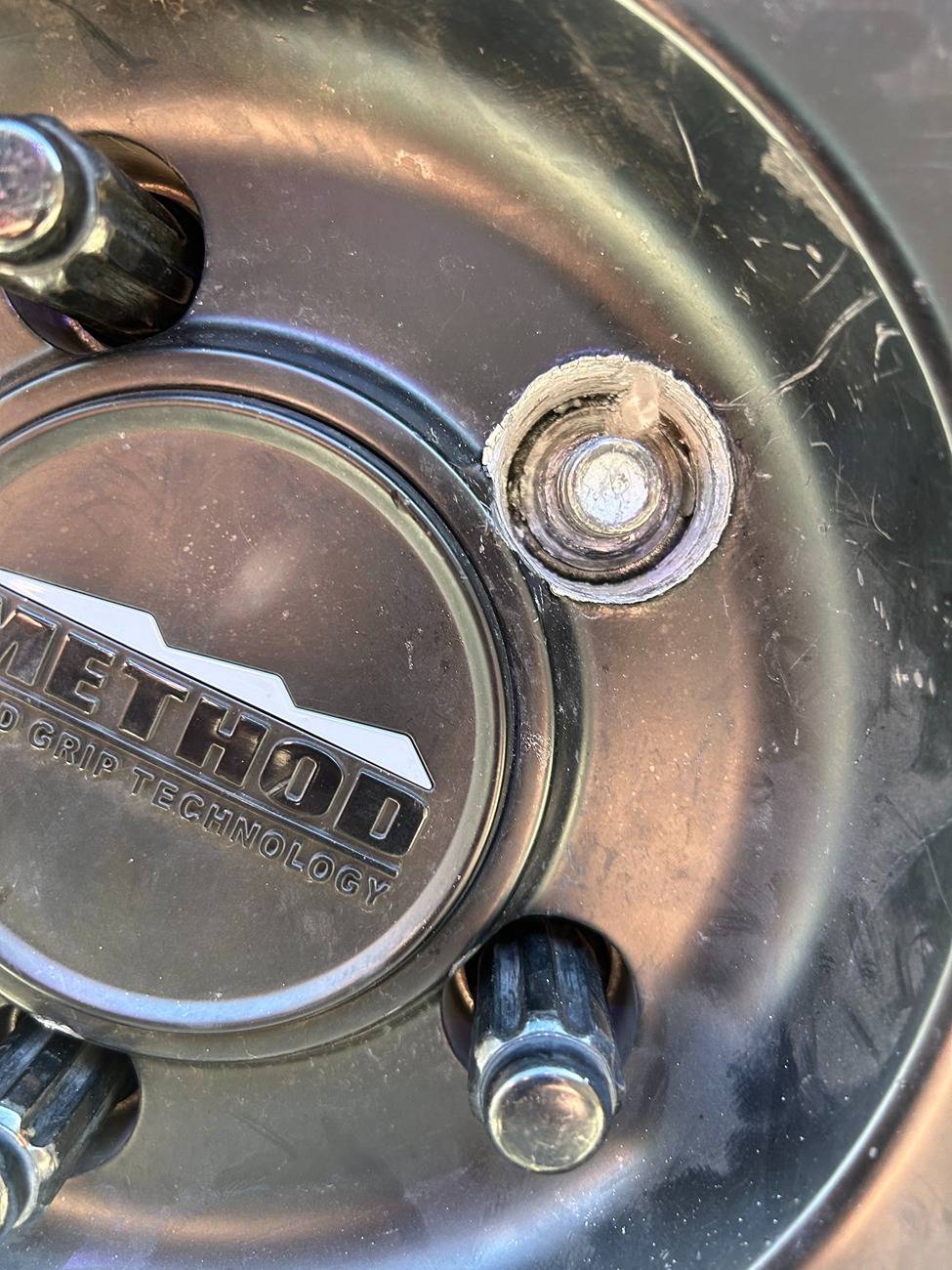 Jeep Gladiator Help & Advice Needed - Spline Lug Nut Broken & Rounded Off IMG_1898
