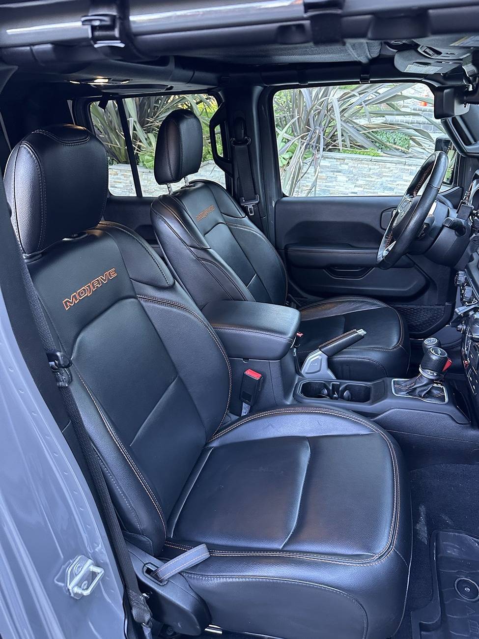 Jeep Gladiator 2020 Jeep Gladiator Mojave, loaded, 18k miles 2 - FhfjZw2