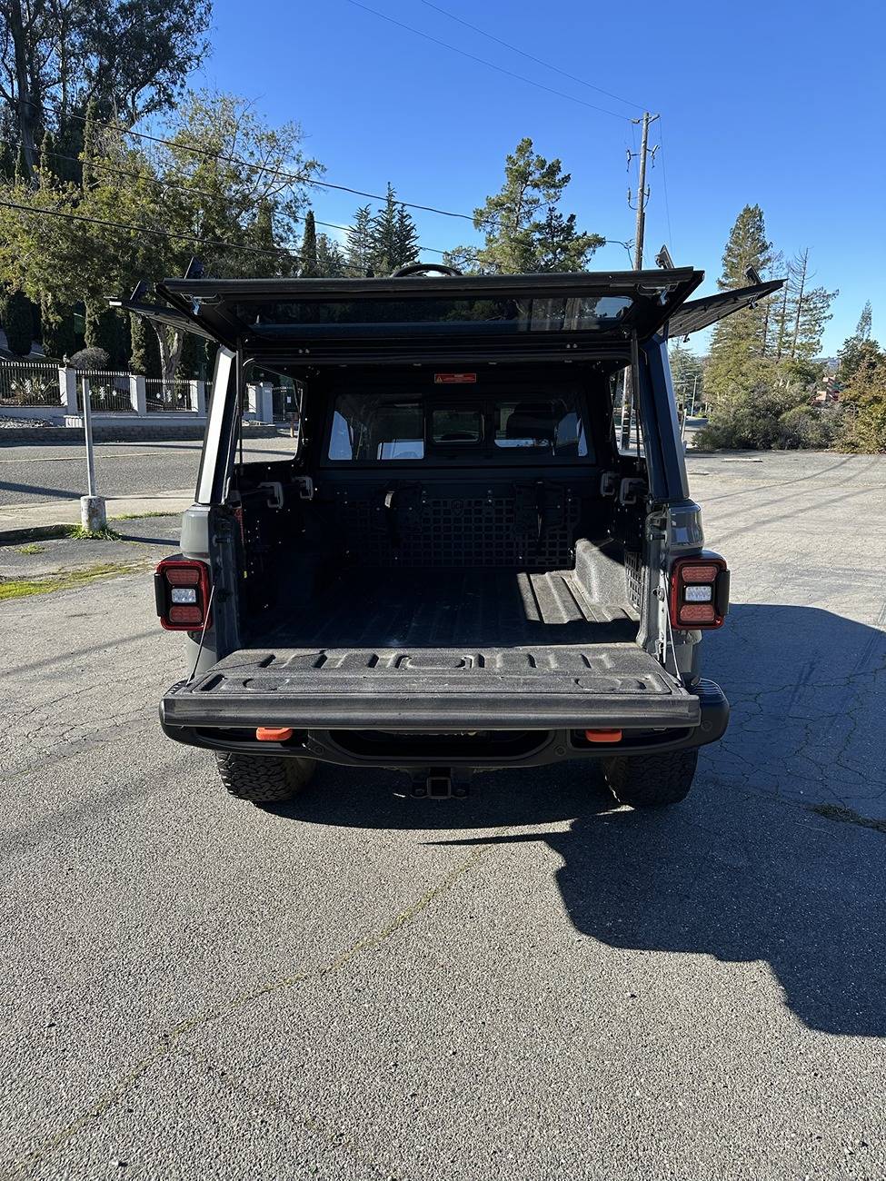 Jeep Gladiator 2020 Jeep Gladiator Mojave, loaded, 18k miles 10 - xn8aVS