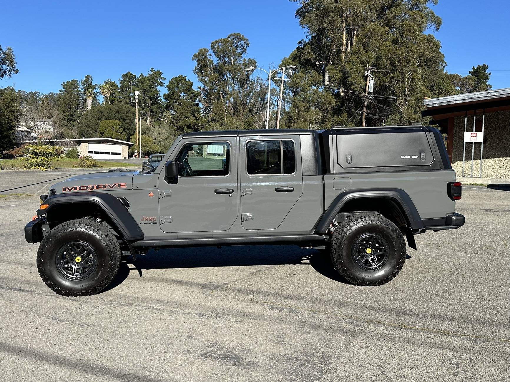 Jeep Gladiator 2020 Jeep Gladiator Mojave, loaded, 18k miles 29 - 0i1EwC0