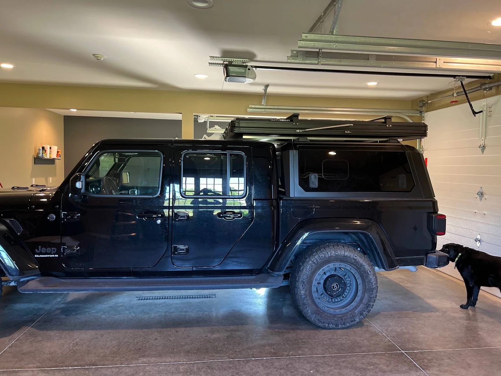 Jeep Gladiator RSI Smartcap and Camp Kitchen for sale IMG_3743