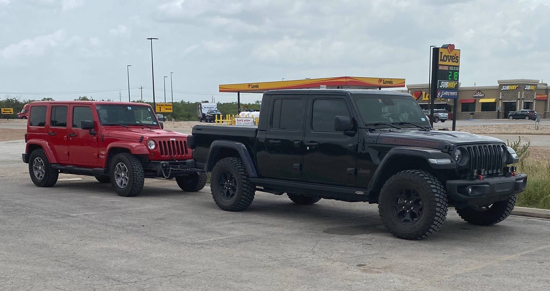 Jeep Gladiator Any 2020 Gladiator Owners Still Here? 1737857382828-b2