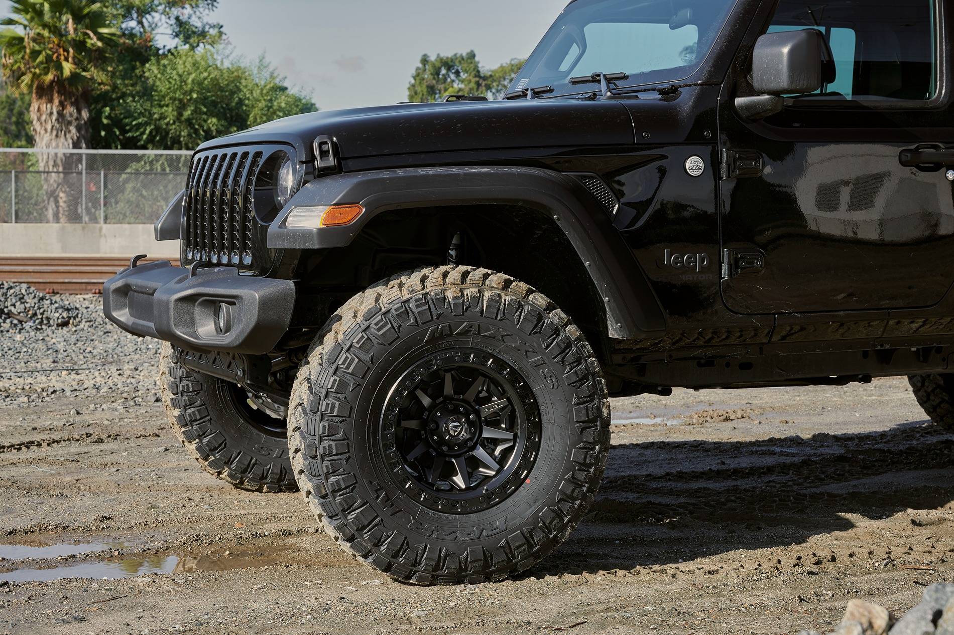 Jeep Gladiator So you DO want black wheels? Check out these popular black wheel JT packages. C Covert - Jeep Gladiator - Matte Black 2