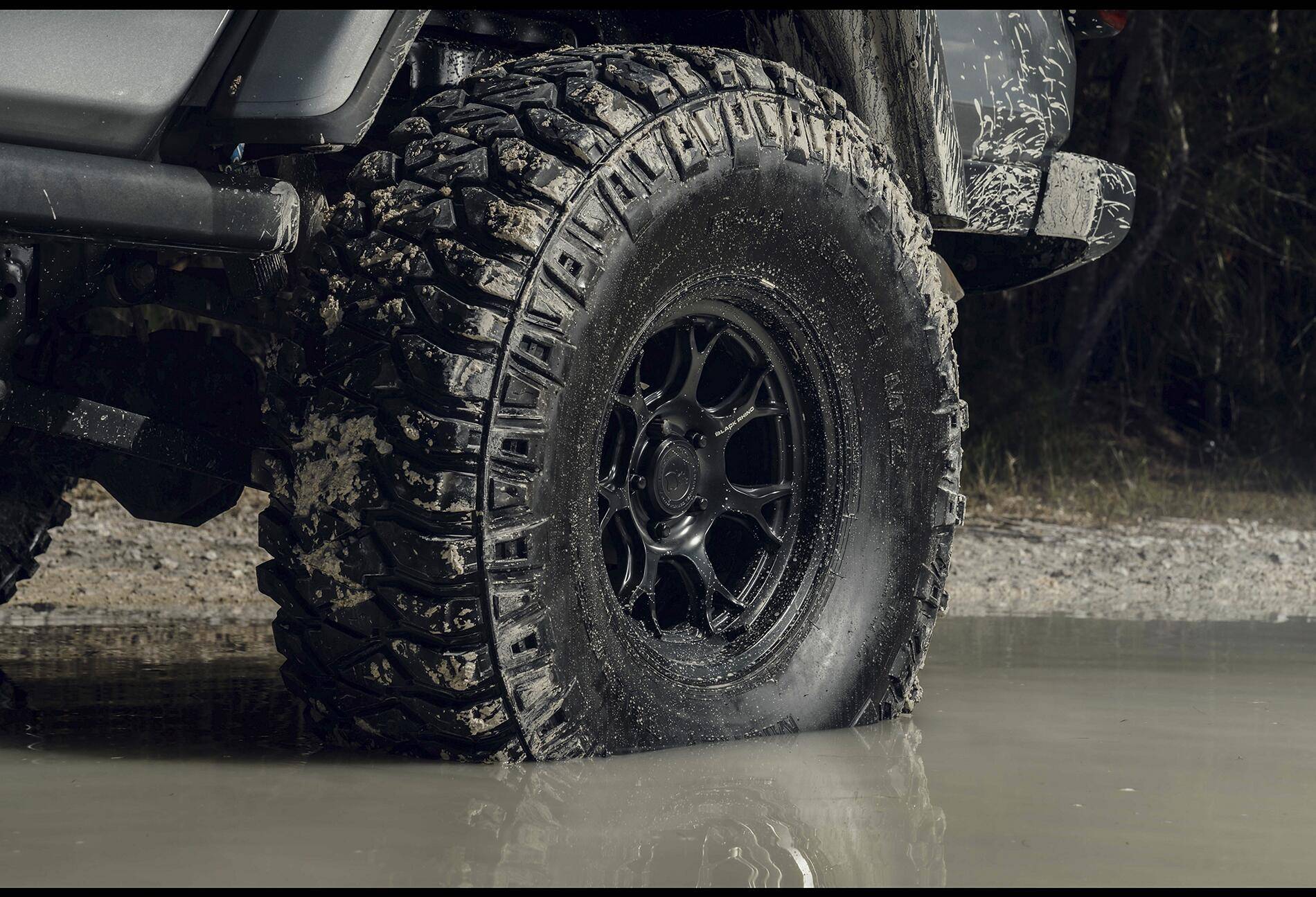 Jeep Gladiator So you DO want black wheels? Check out these popular black wheel JT packages. black rhino-br017-etosha-matte black-17x8
