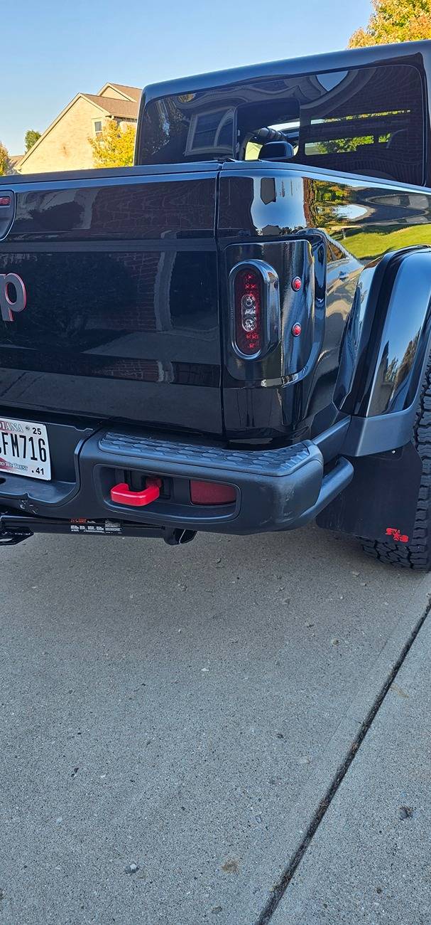 Jeep Gladiator Tail Light Tuesday: Show Those Lighted Rear Ends! 20241018_173200