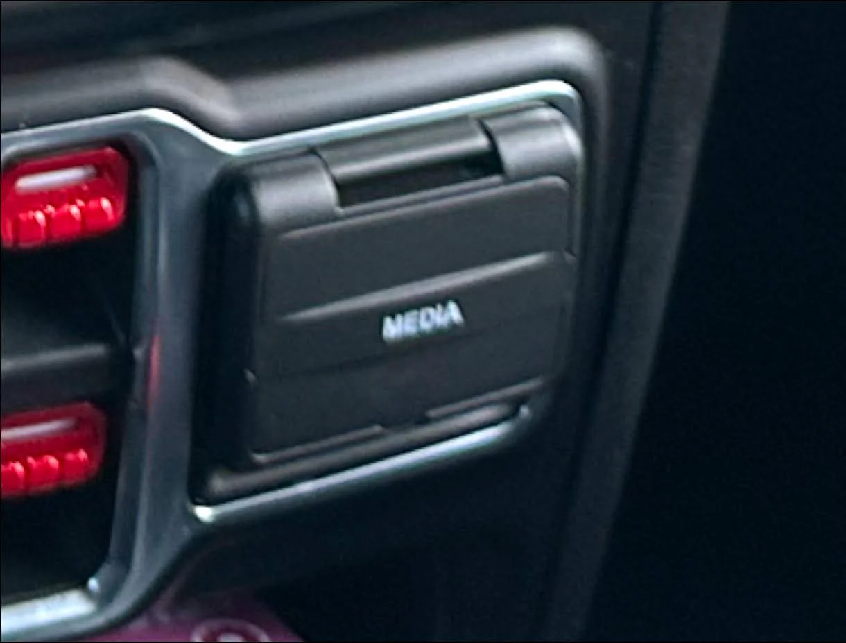 Jeep Gladiator media lid cover on dash unnamed