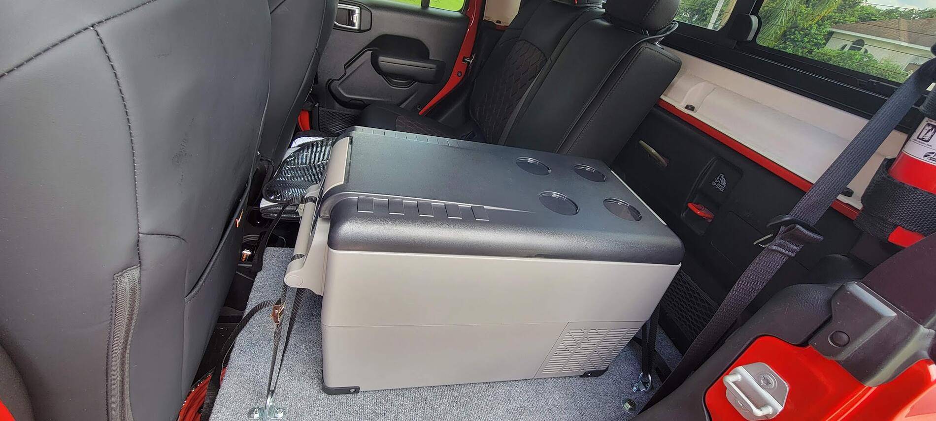 Jeep Gladiator Who's running a fridge in the back seat? 1738182455857-57