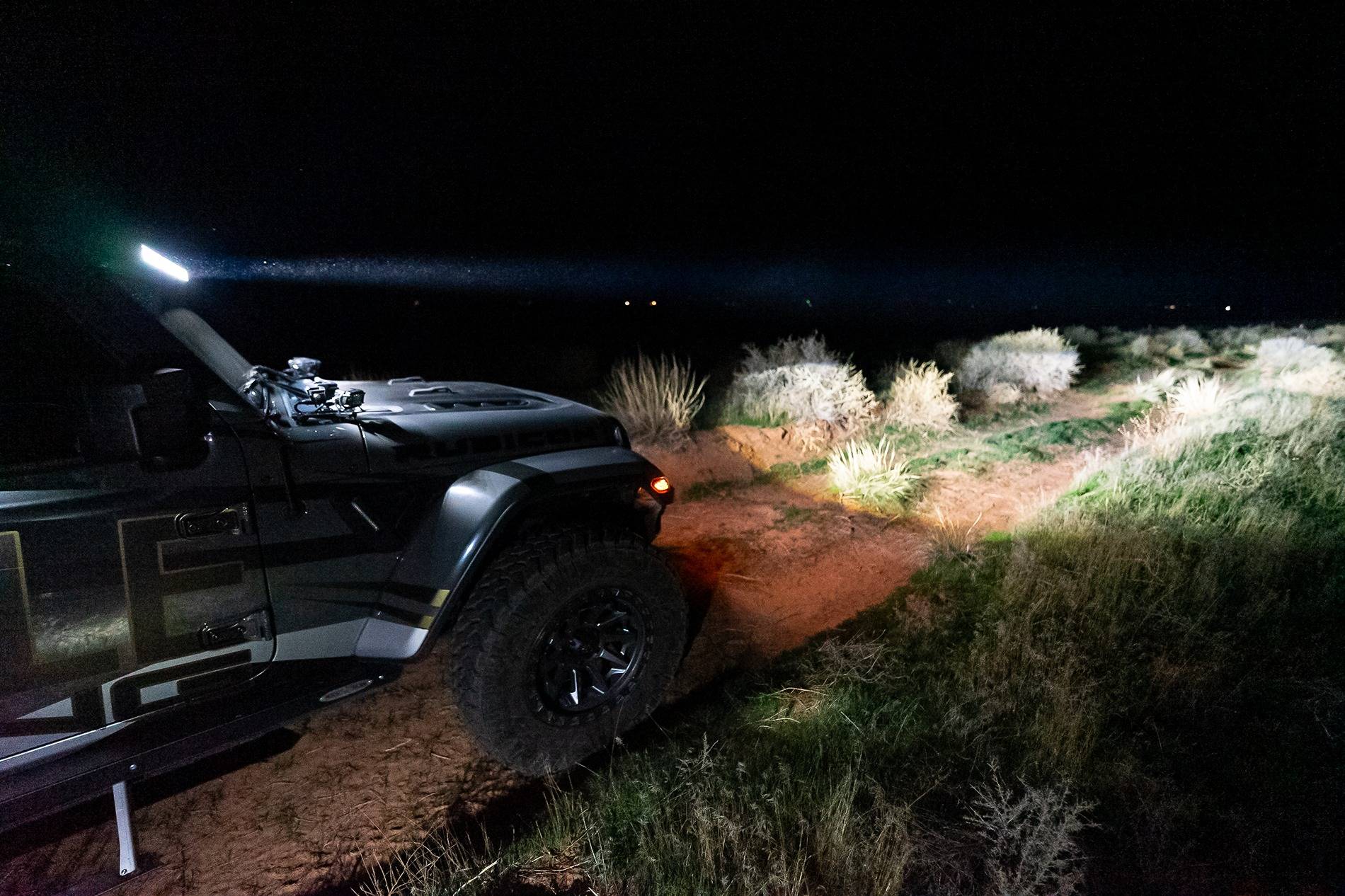 Jeep Gladiator NOW SHIPPING: ORACLE Lighting Integrated Windshield Roof LED Light Bar for Jeep Wrangler JL & Gladiator JT ORACLE_Lighting_Light_Beam