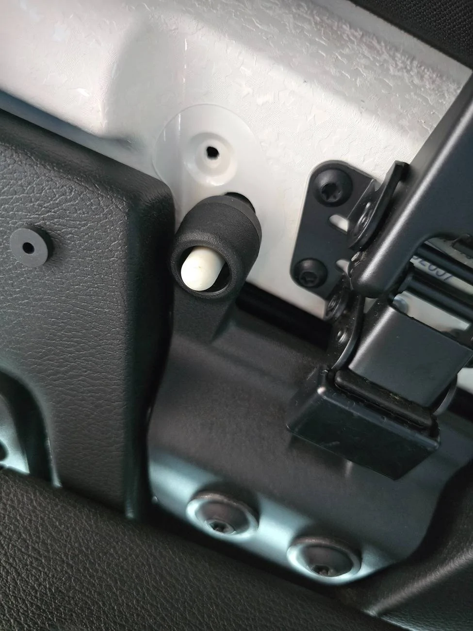 Jeep Gladiator Strange hole in freedom top panel 20250131_101849